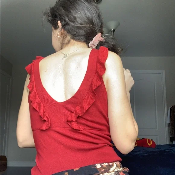 Guess red top - Picture 2 of 8